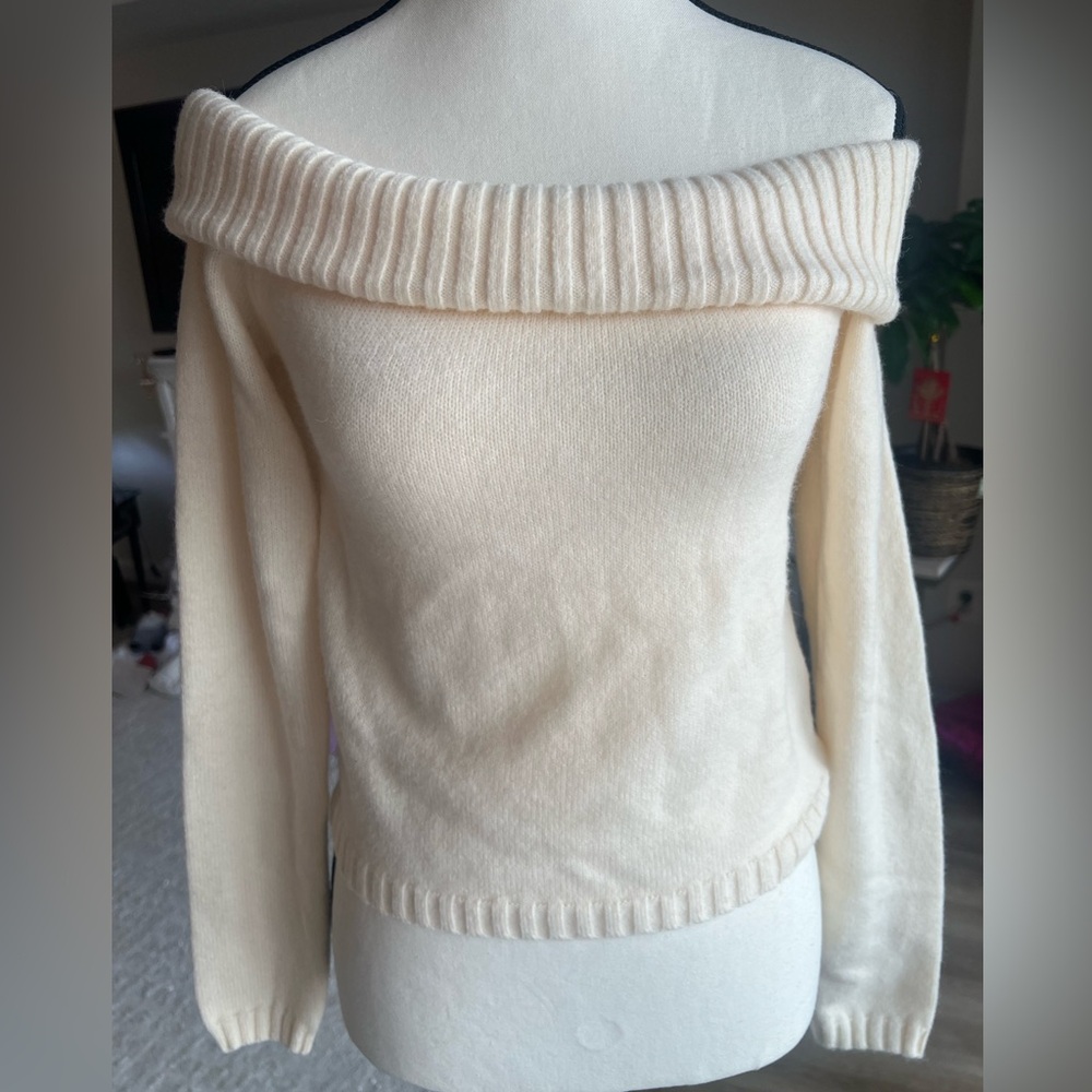 EDIKTED Off-Shoulder Knit Sweater – Cream | NWT ✨
